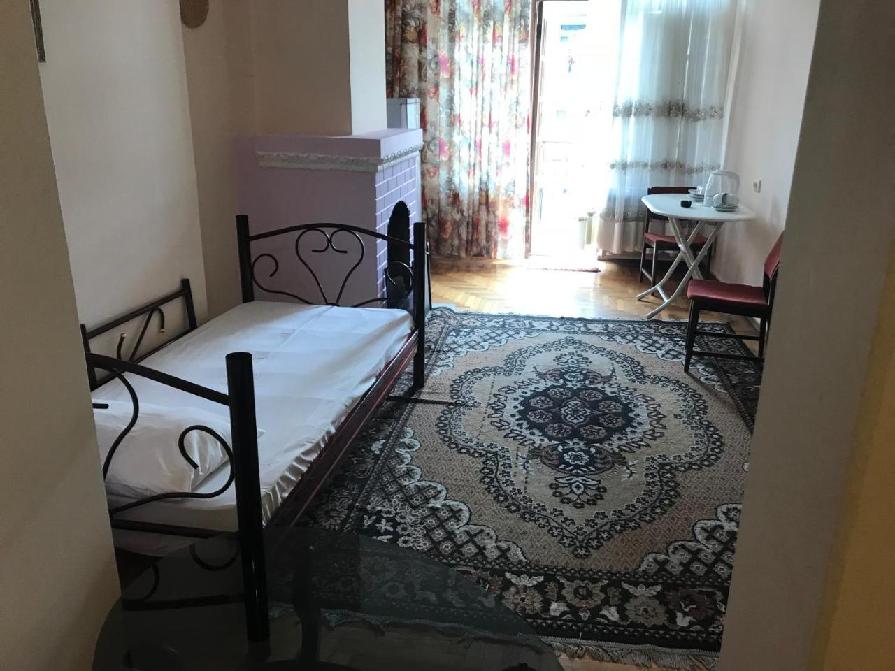 My Warm Guest House Batumi Exterior foto